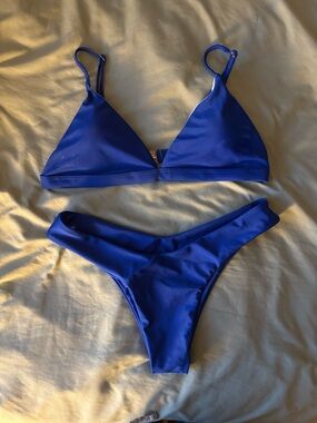 Royal blue triangle bikini set💙☀️